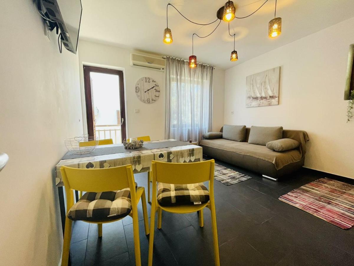 Vila Beleca Krk - Apartments Rest & Sea Krk Town Exterior foto
