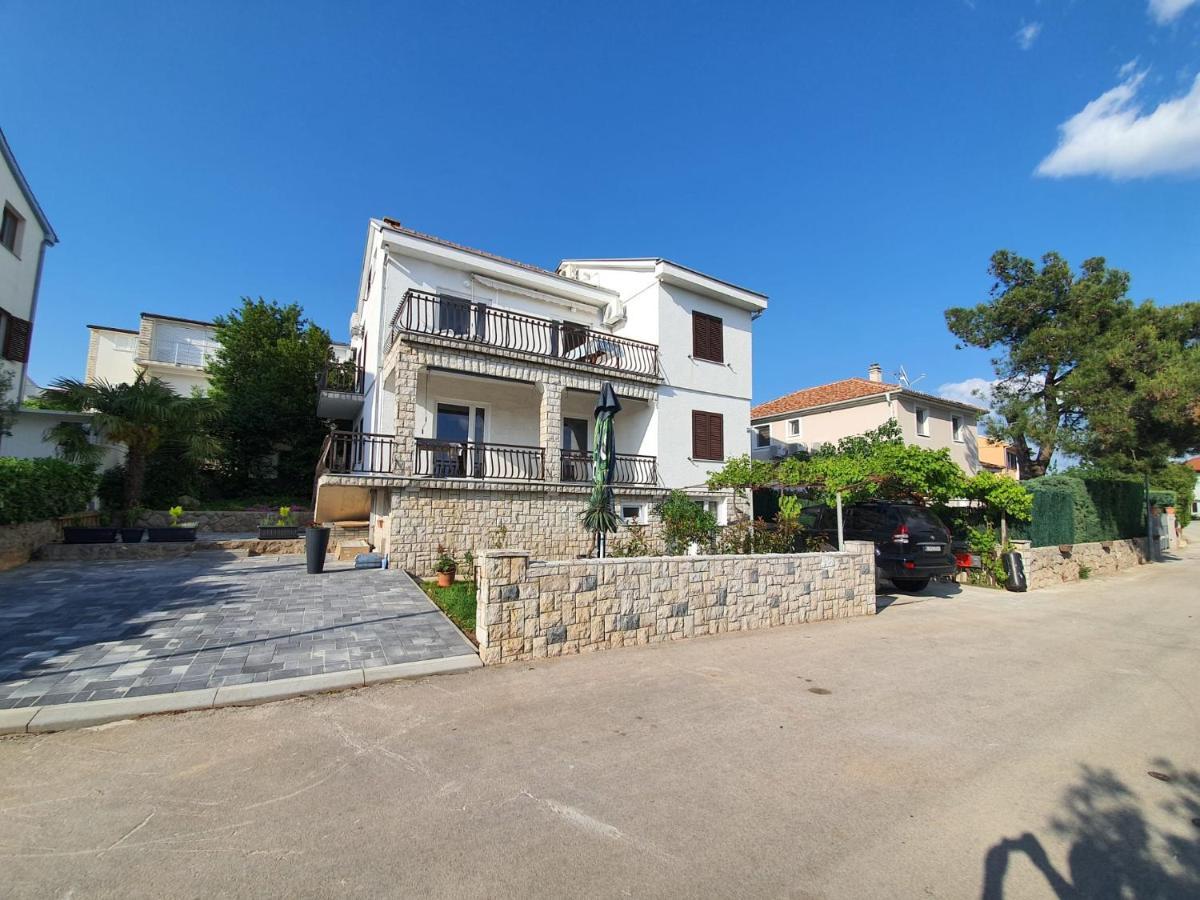 Vila Beleca Krk - Apartments Rest & Sea Krk Town Exterior foto